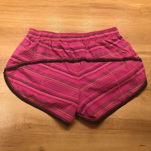 Lululemon Pink Striped Run Roll Down Shorts Size 4 - Picture 5 of 7